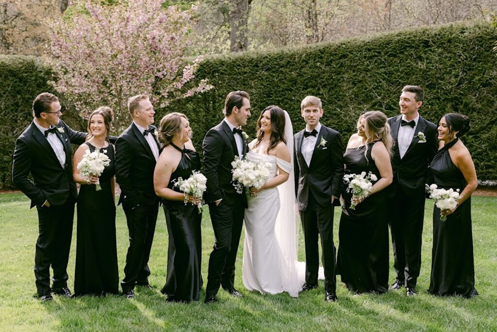 Bride and Groom posed with bridal party