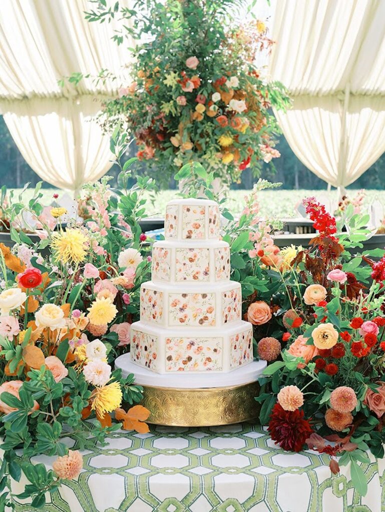 Countryside wedding cake with floral motif