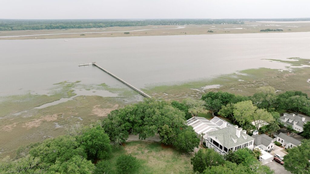 drone photo overlooking a Lowndes Grove wedding on the Ashley River