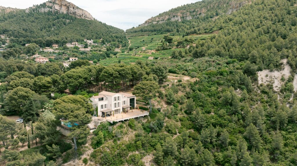 drone picture looking at mountain view of a domaine de canaille wedding